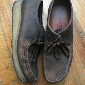 Low ankle brown leather Wallabees